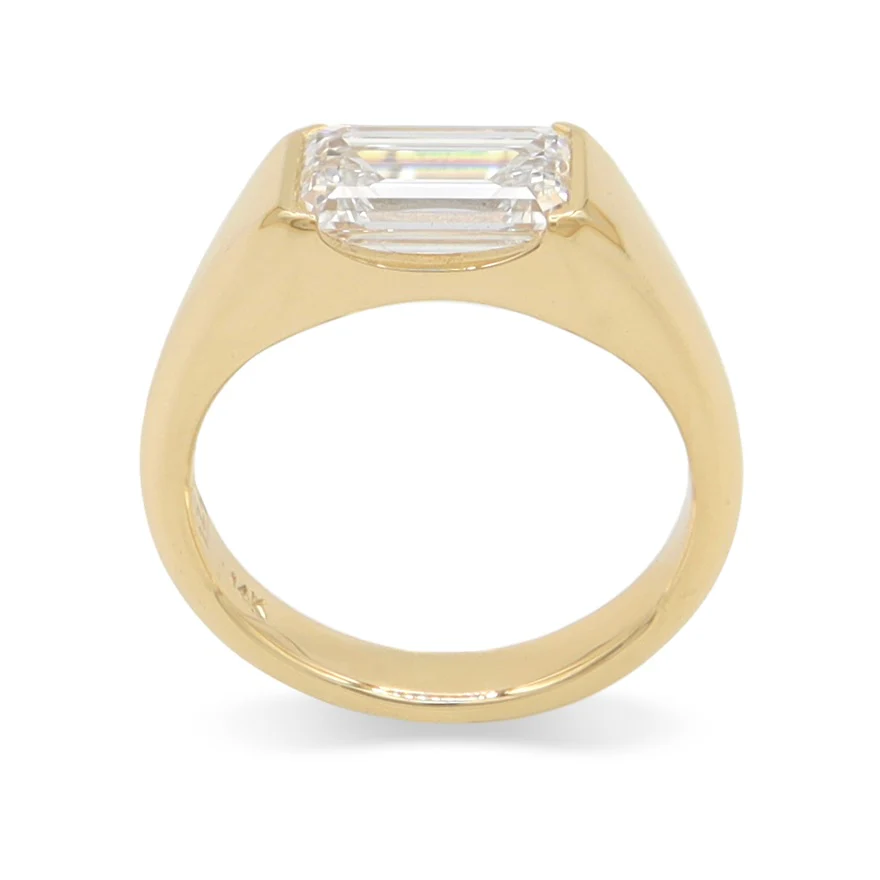 Bay Ring • White Diamond • Yellow Gold - Image 3