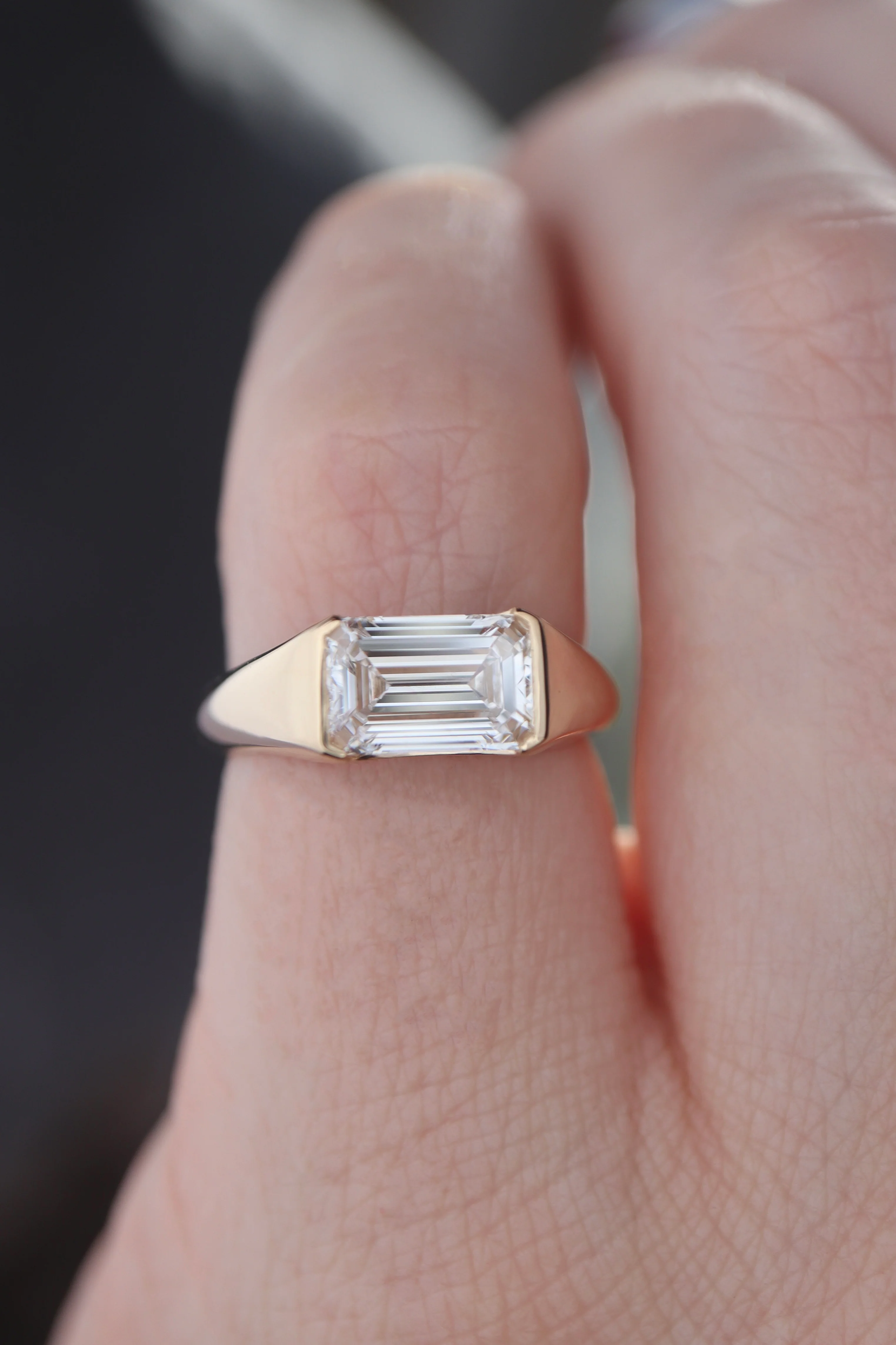 Bay Ring • White Diamond • Yellow Gold - Image 6