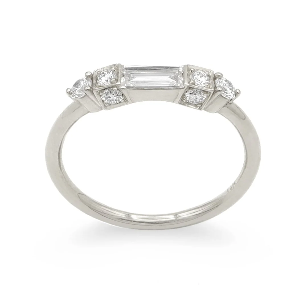 Lisa Ring • White Diamond • White Gold