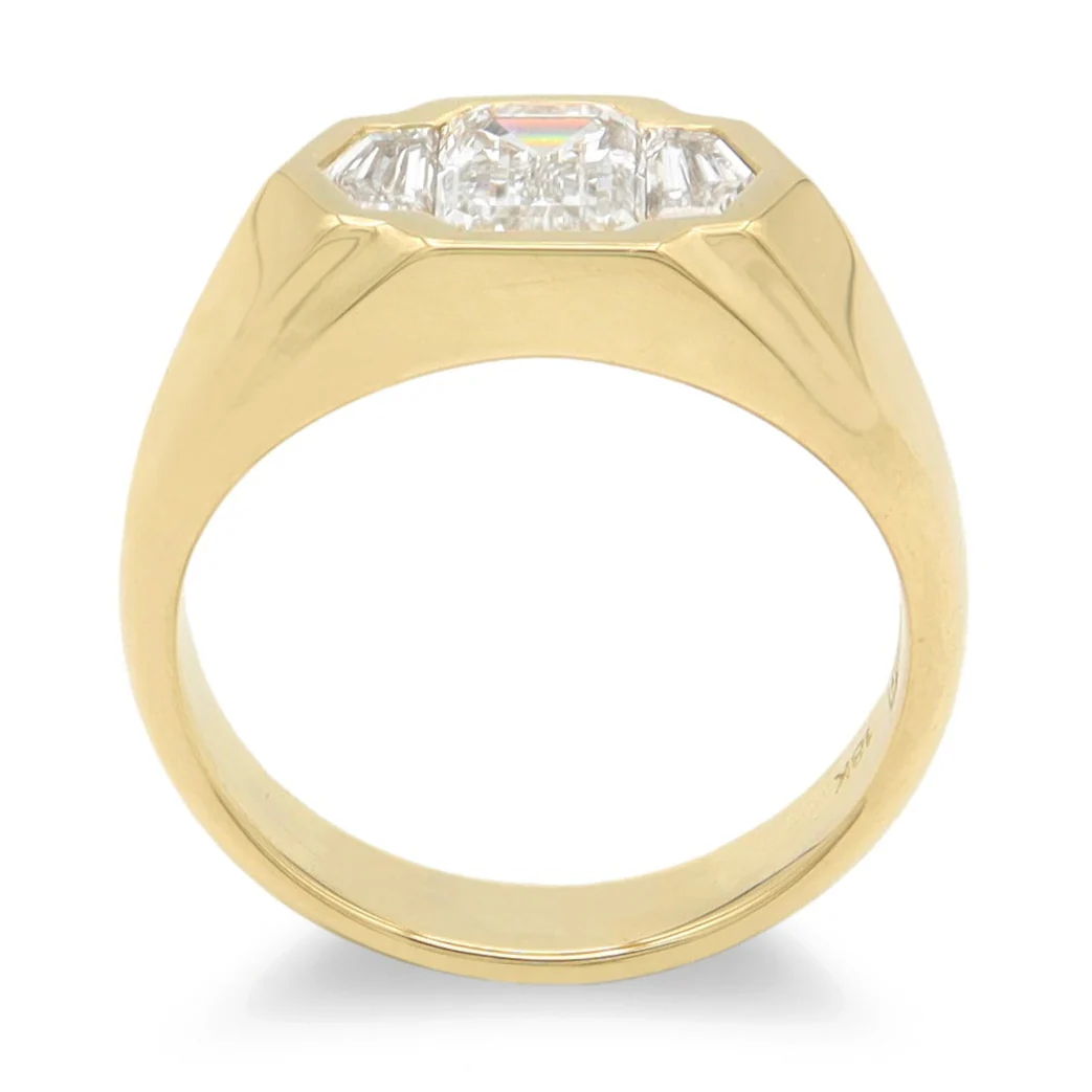 Lou Ring • White Diamond • Yellow Gold - Image 3