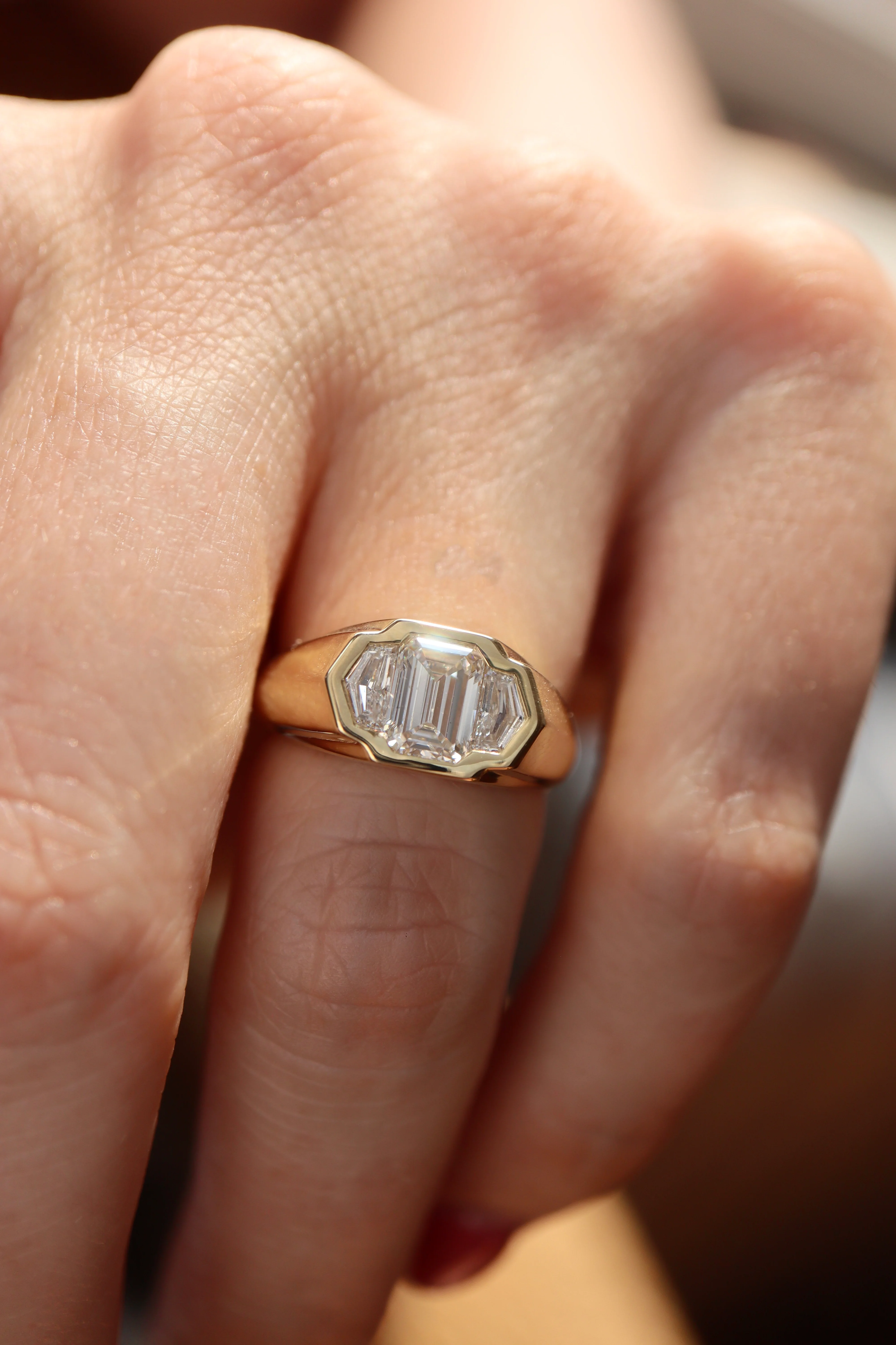 Lou Ring • White Diamond • Yellow Gold - Image 4