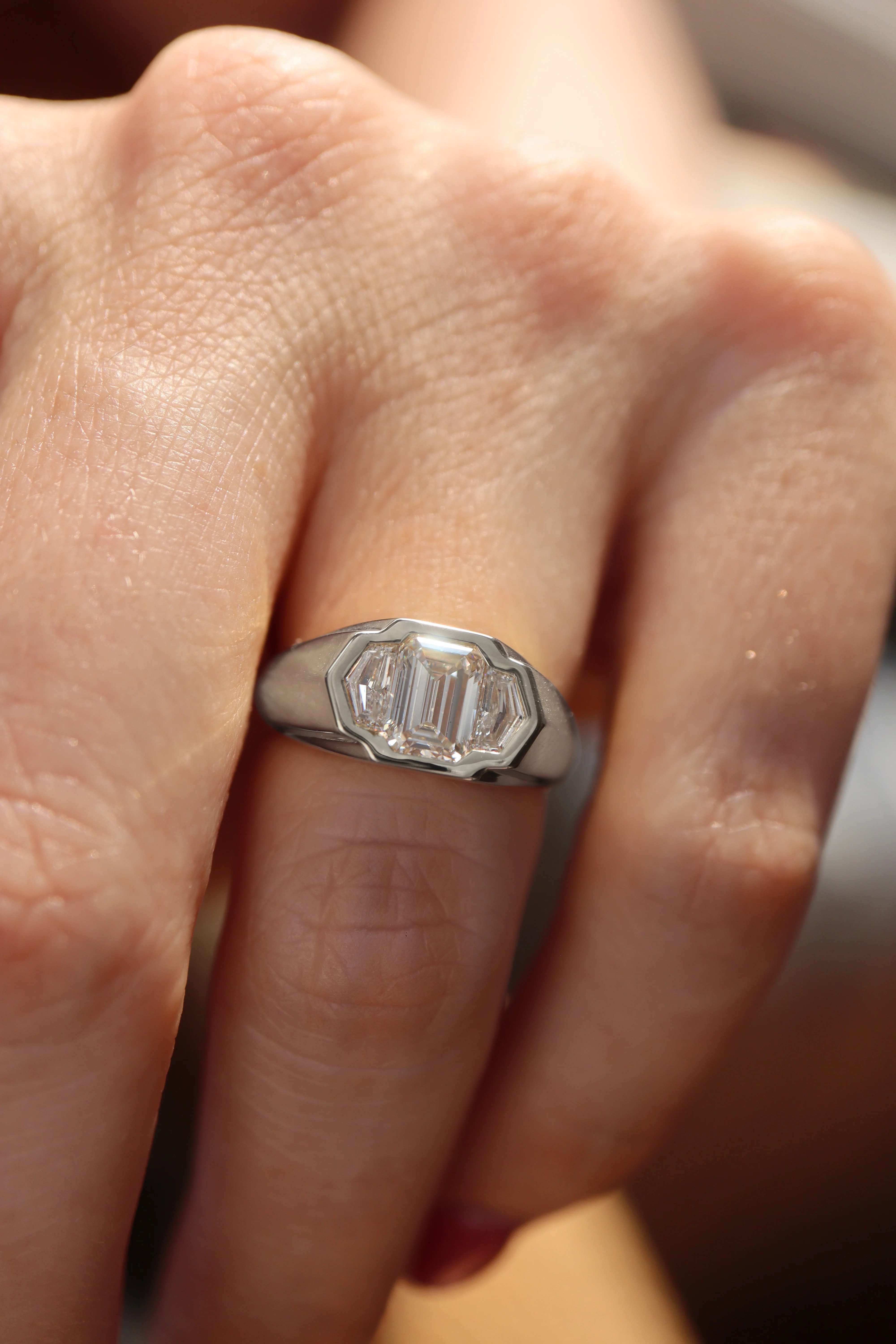 Lou Ring • White Diamond • White Gold - Image 4