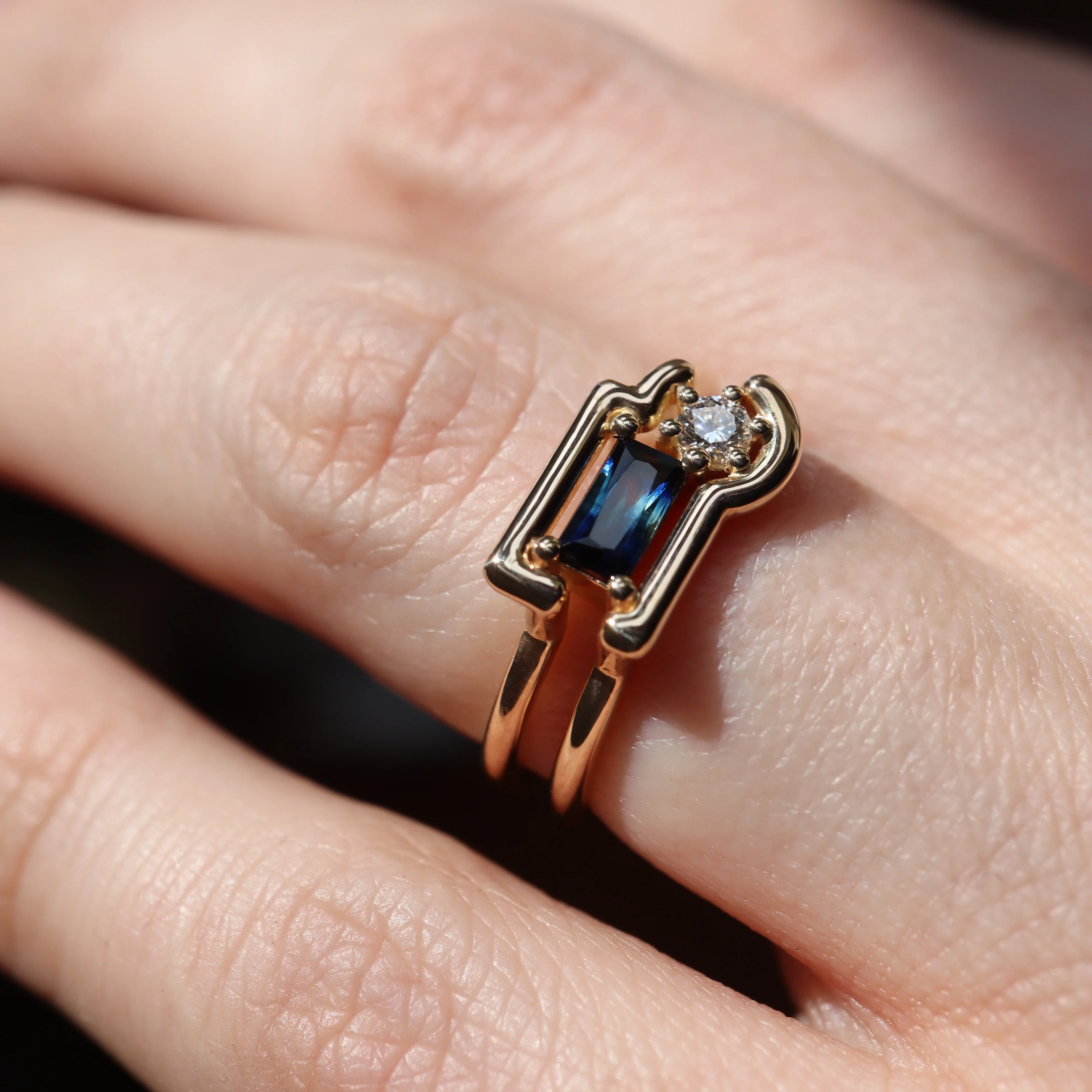 Moni Ring • Blue Sapphire and Diamond • Yellow Gold - Image 3