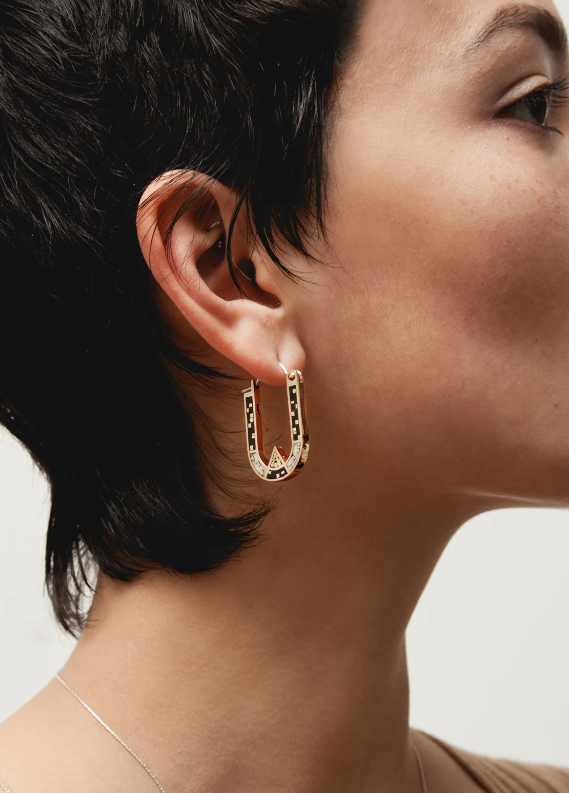 Wray Earrings • Bronze • Black - Image 2